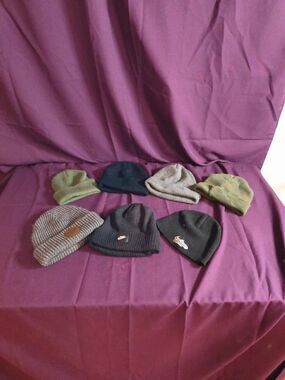 7-Piece Winter Beanie Lot Nike Red Kap USF Bulls Skater Streetwear